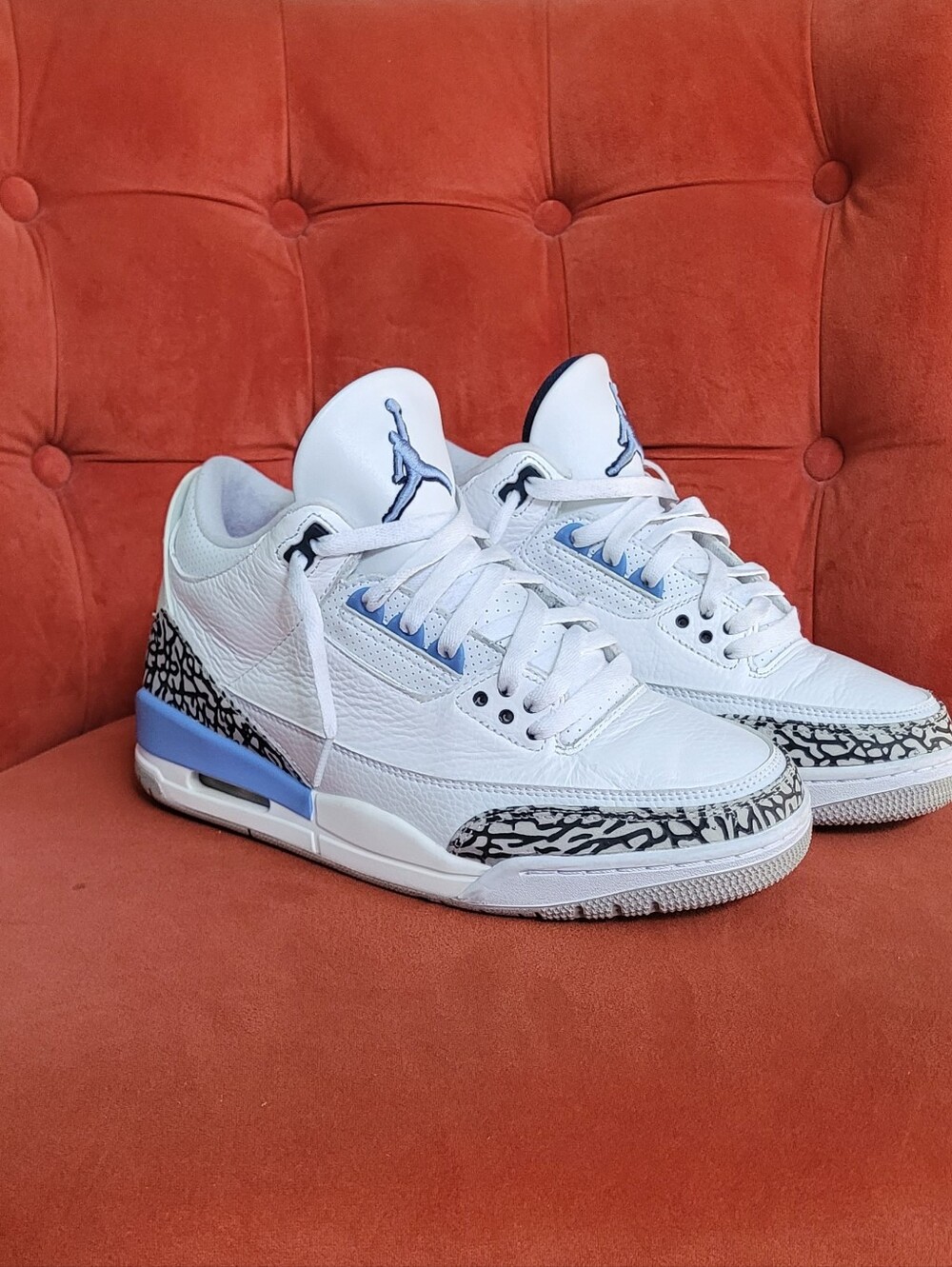 Air Jordan 3 Retro Men’s Sneakers White/Valor Blue-Tech Grey Size 9.5